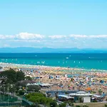 Relaxing Seaside Flat In A Modern Apartamento Bibione