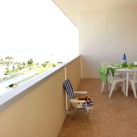 Apartment Relaxing Seaside Flat In A Modern